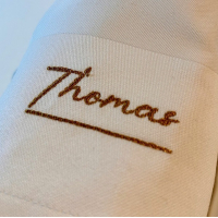 Geborduurde servetten met dezelfde naam of initialen